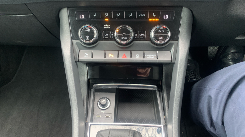 Skoda Karoq 1.5 TSI SE L 5dr DSG Petrol Estate